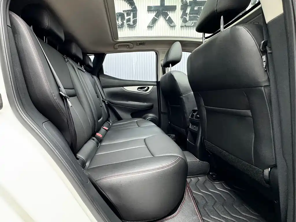 Nissan Qashqai — миниатюра 12