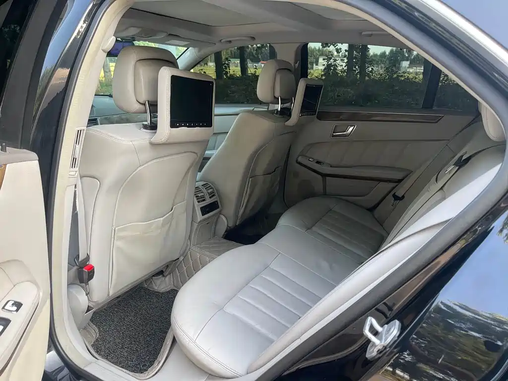Mercedes-Benz E-Class (Import) — миниатюра 9