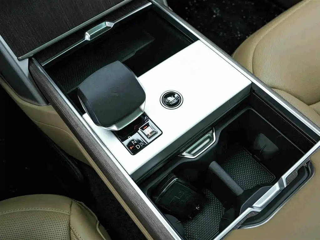 Land Rover Range Rover — миниатюра 10