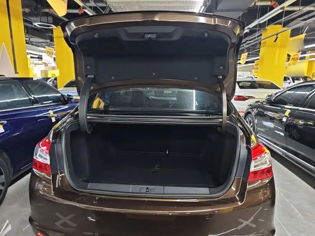 Peugeot 408 — миниатюра 19