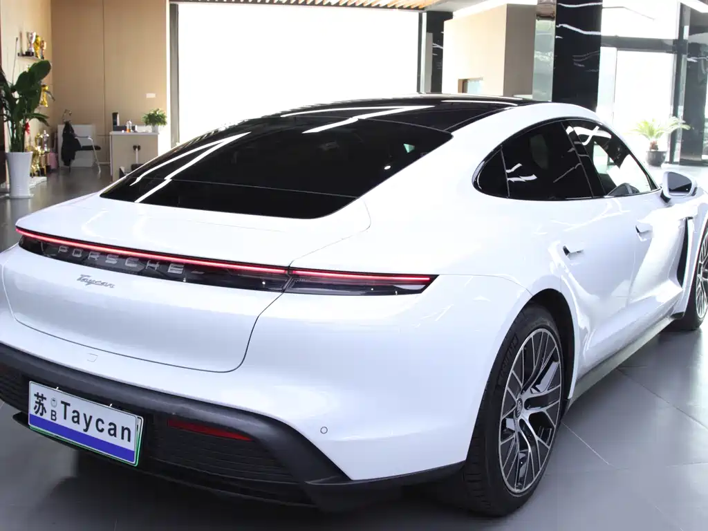 PORSCHE TAYCAN
