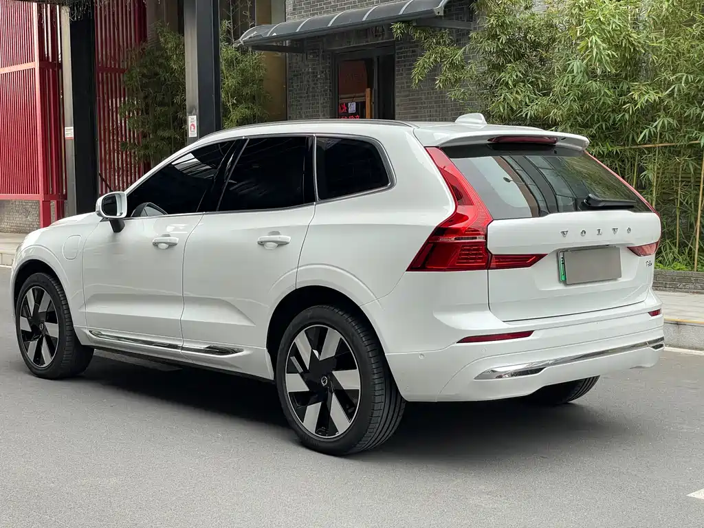 VOLVO XC60 PLUG IN HYBRID