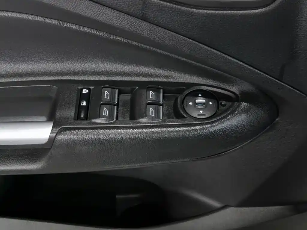 Ford Kuga — миниатюра 9