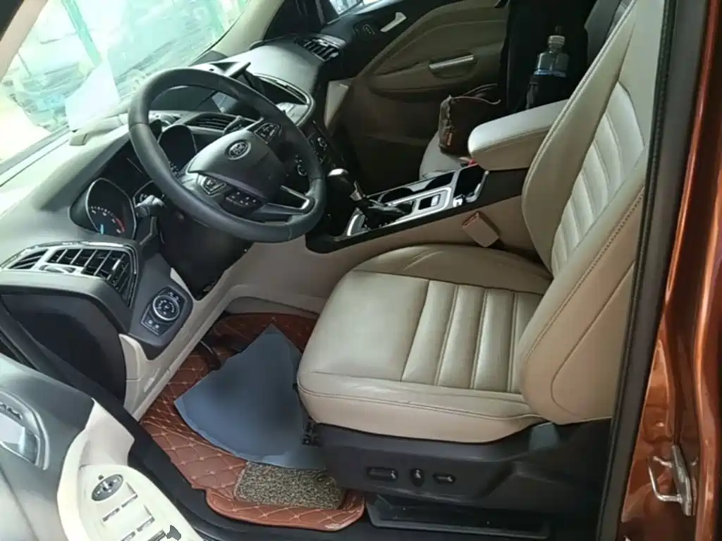 Ford Kuga — миниатюра 15