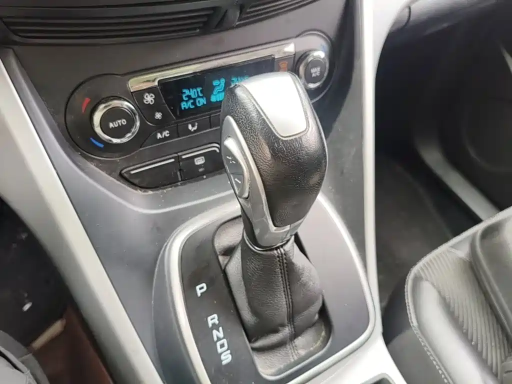 Ford Kuga — миниатюра 7