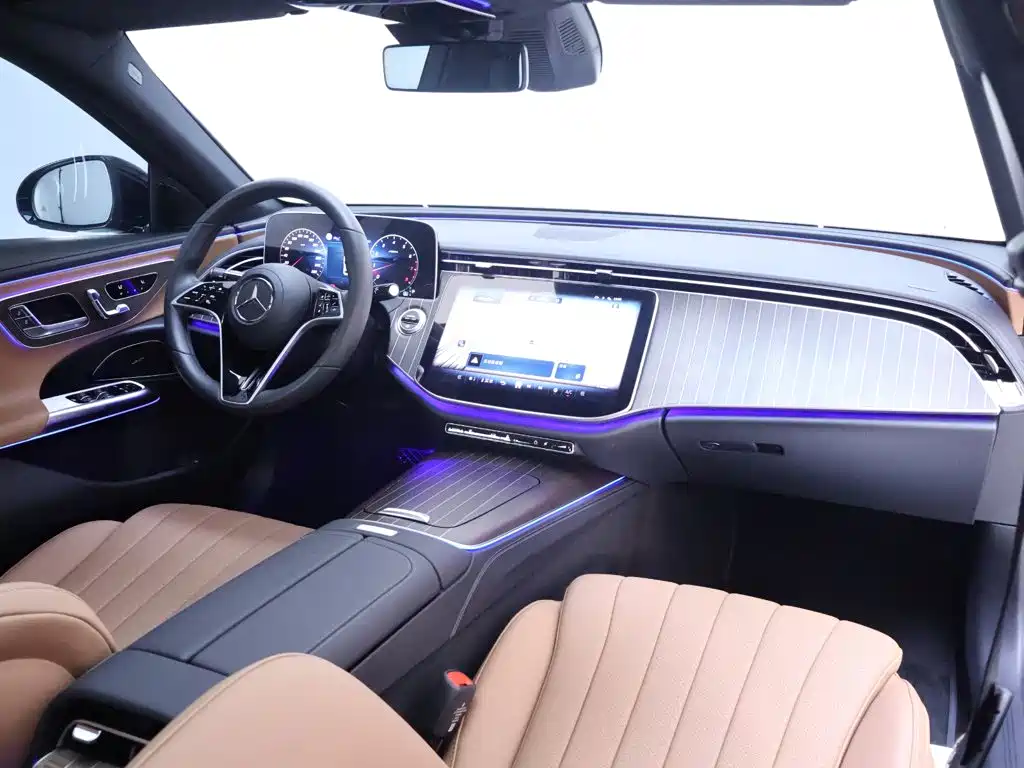 Mercedes-Benz E-Class — миниатюра 20