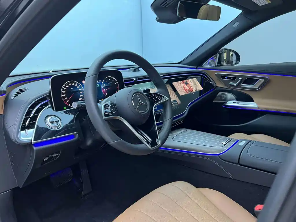 Mercedes-Benz E-Class — миниатюра 7