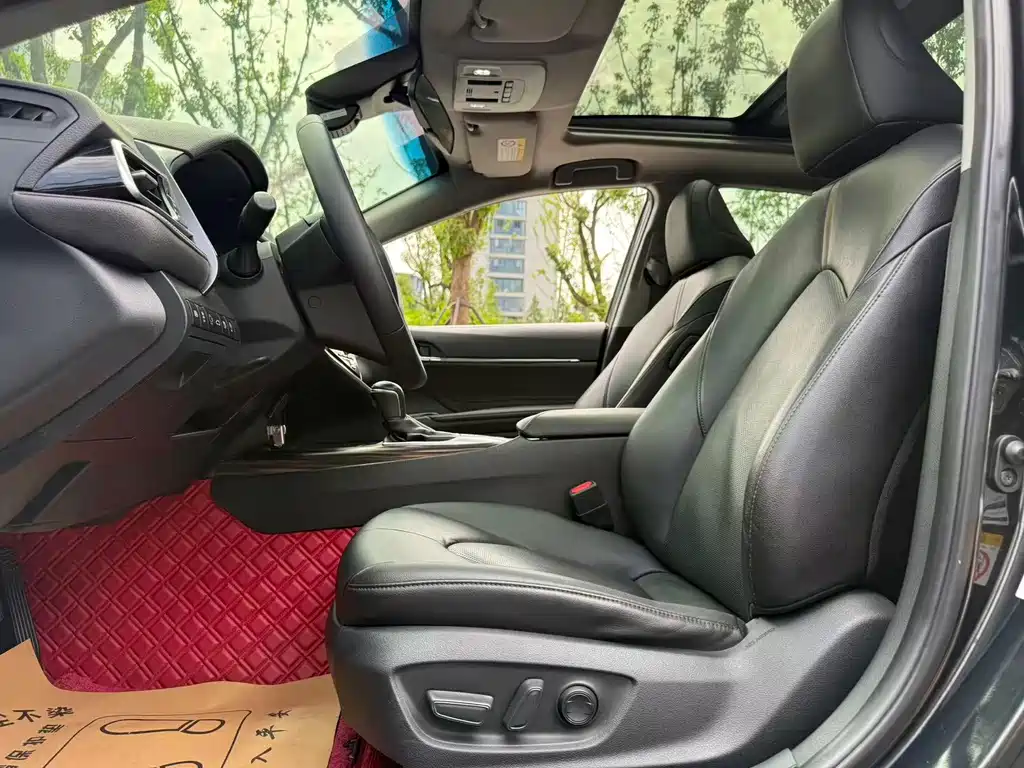Toyota Camry — миниатюра 14