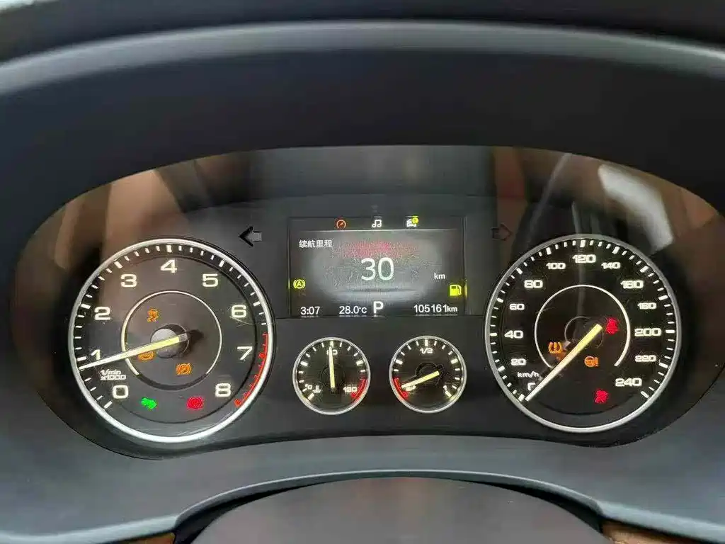 Borgward BX7 — миниатюра 7