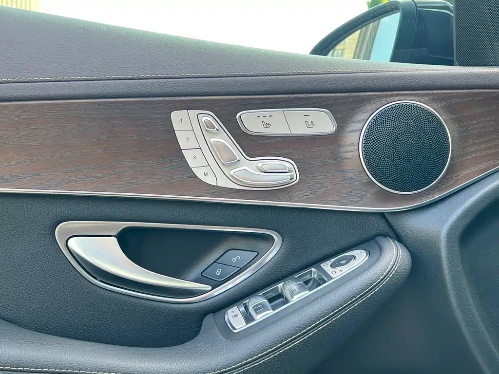 Mercedes-Benz GLC — миниатюра 8