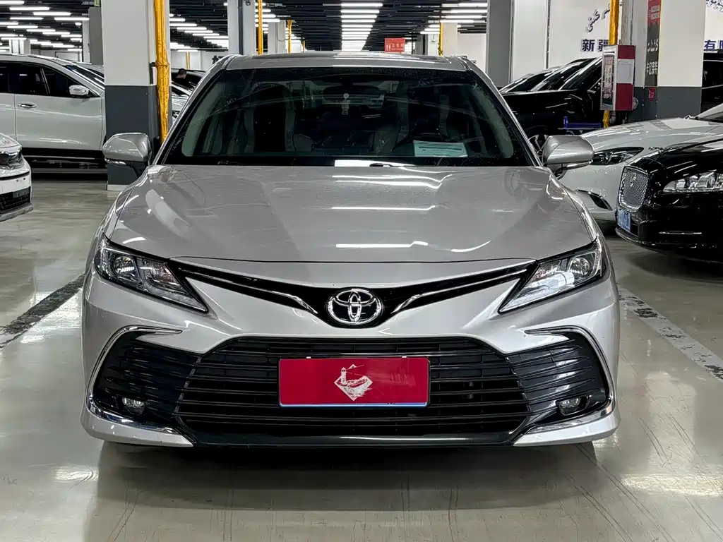 Toyota Camry — миниатюра 2