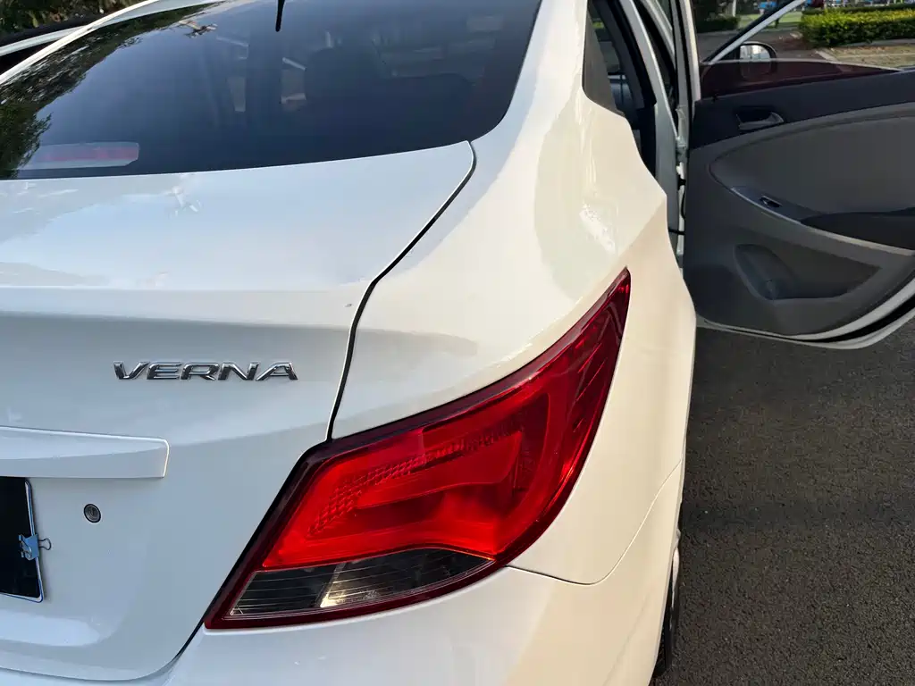 HYUNDAI RENA