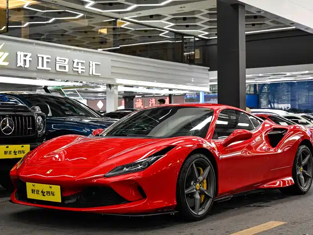 FERRARI F8