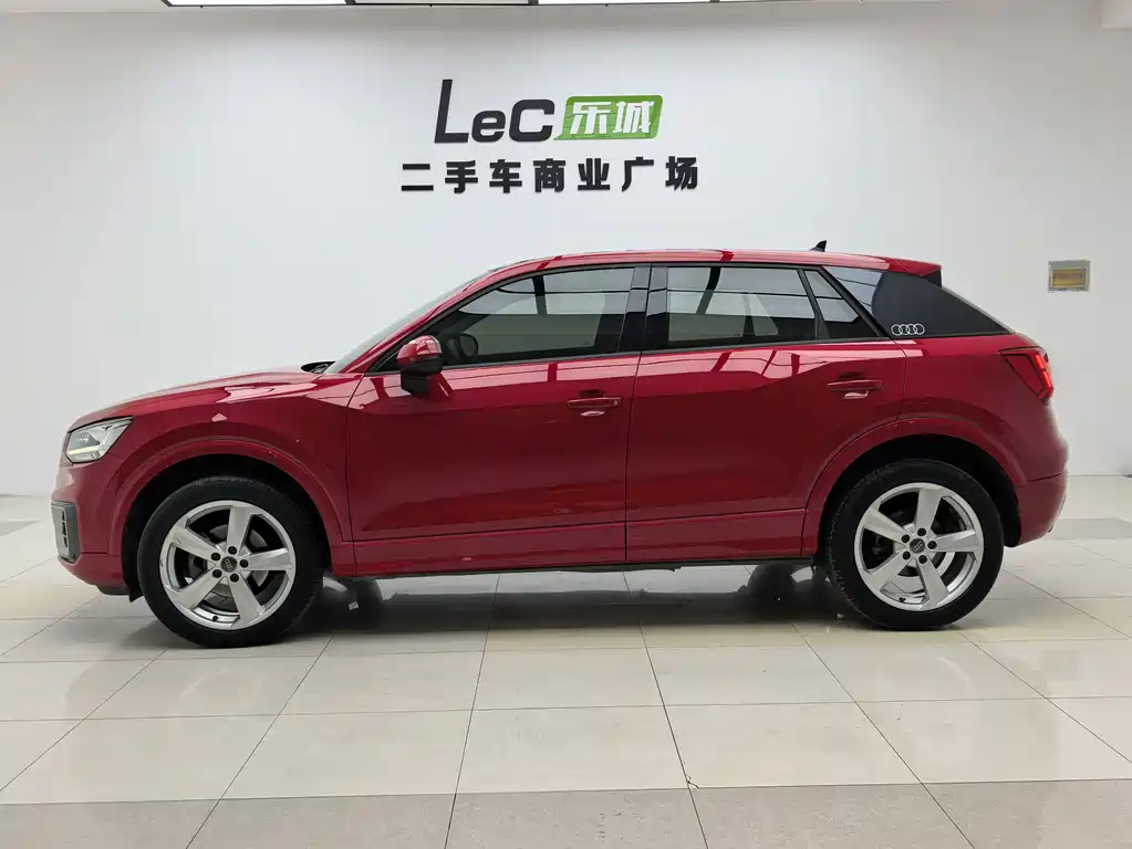 Audi Q2L — миниатюра 2