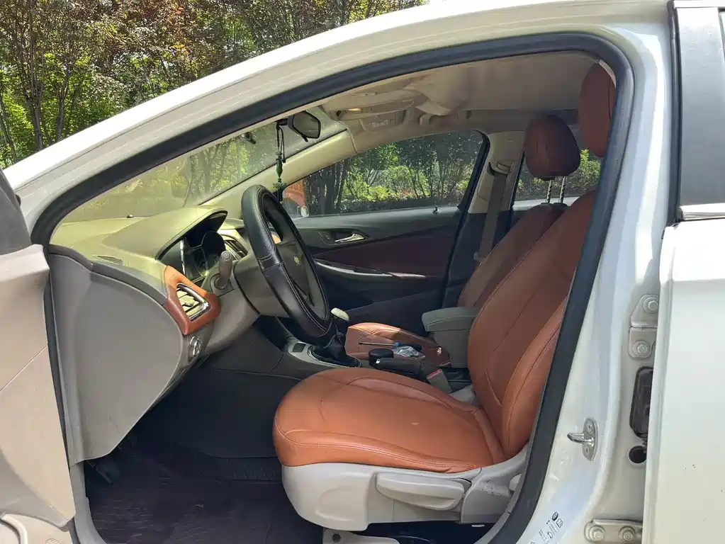 Chevrolet Cruze 2015 1.5L MT Elite