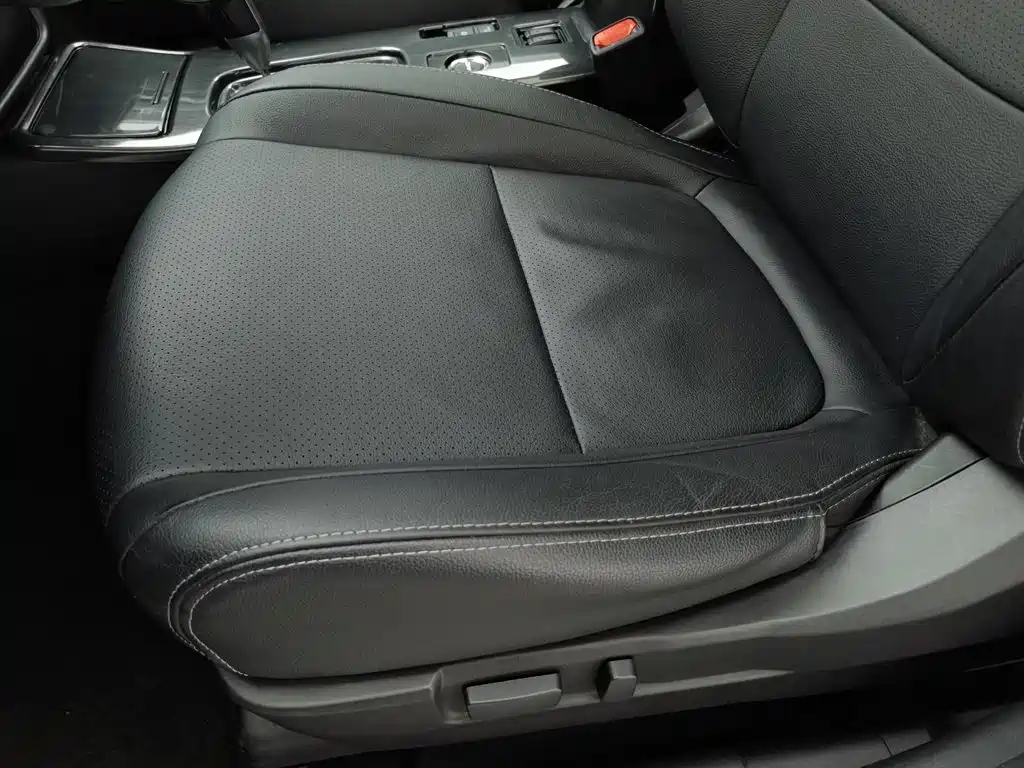 Mitsubishi Outlander — миниатюра 20