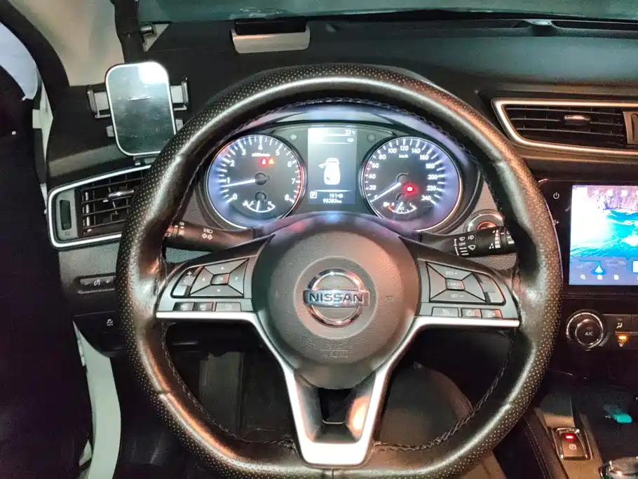 Nissan Qashqai — миниатюра 15