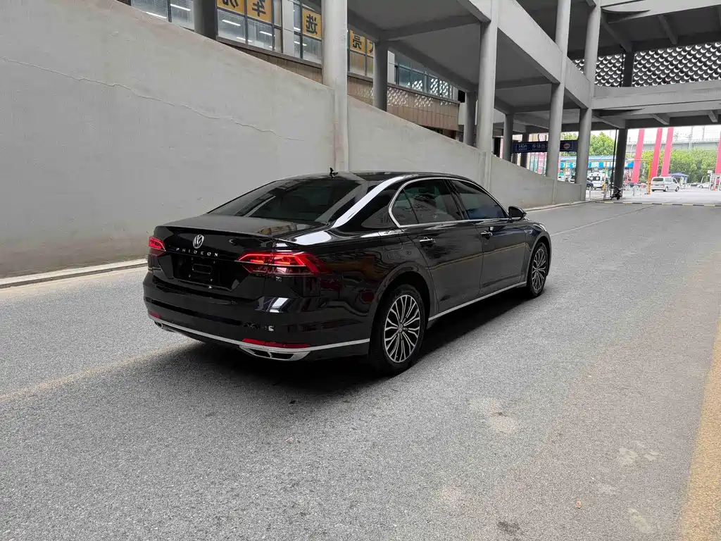 Volkswagen Phideon — миниатюра 6