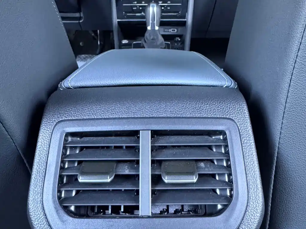 Volkswagen Lavida — миниатюра 10