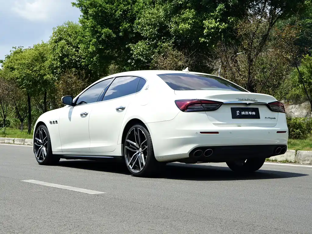 Maserati Quattroporte — миниатюра 4