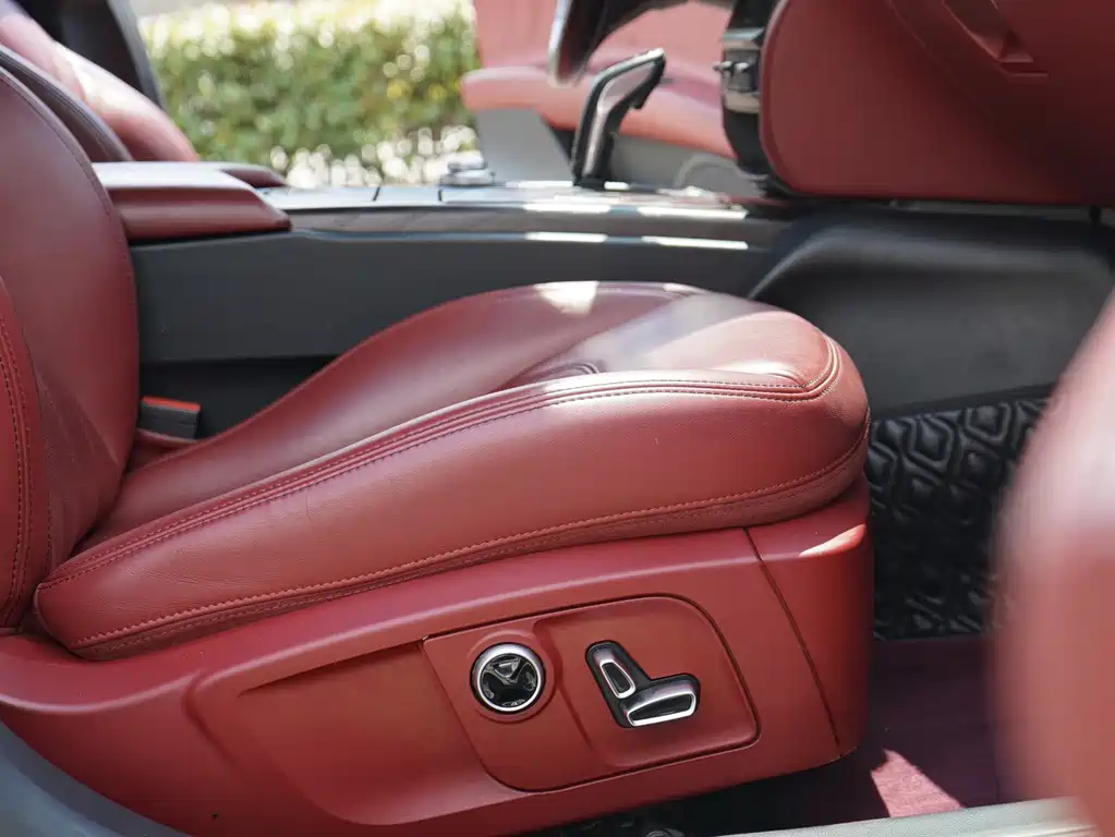 Maserati Quattroporte — миниатюра 14