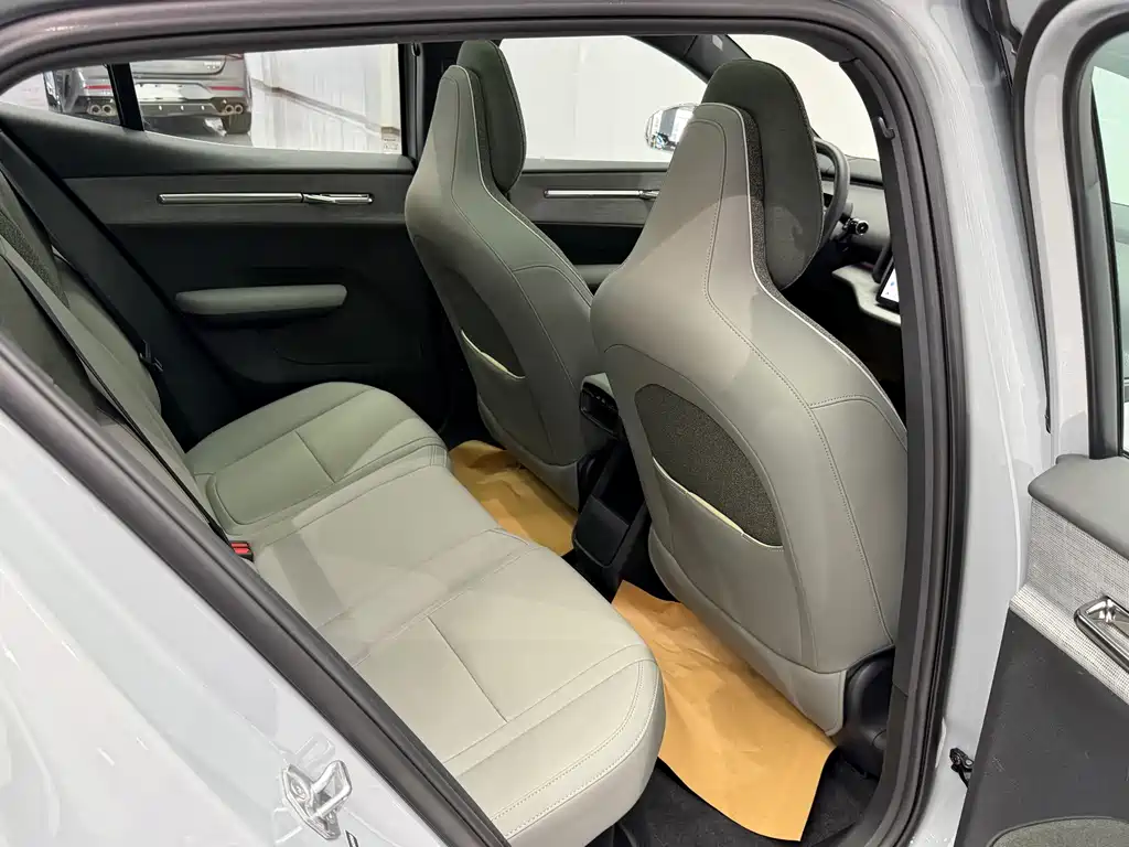 Volvo EX30 — миниатюра 17