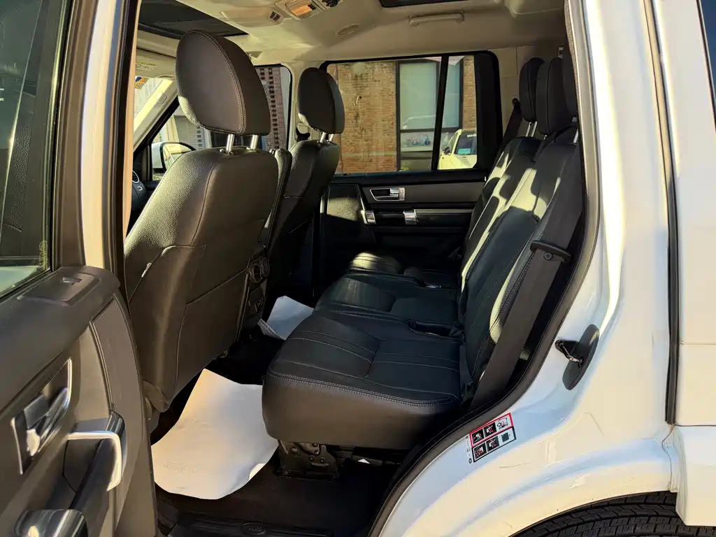 Land Rover Discovery 2016 3.0 SC V6 HSE