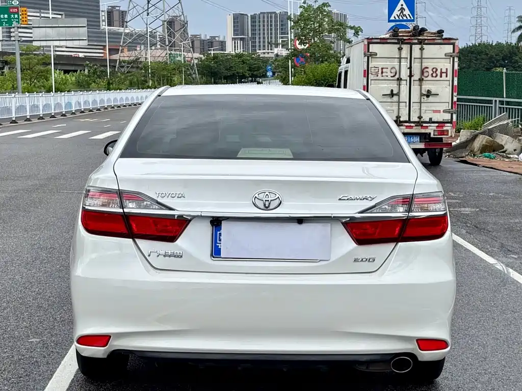 Toyota Camry — миниатюра 6