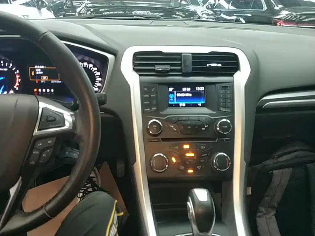 Ford Mondeo — миниатюра 13