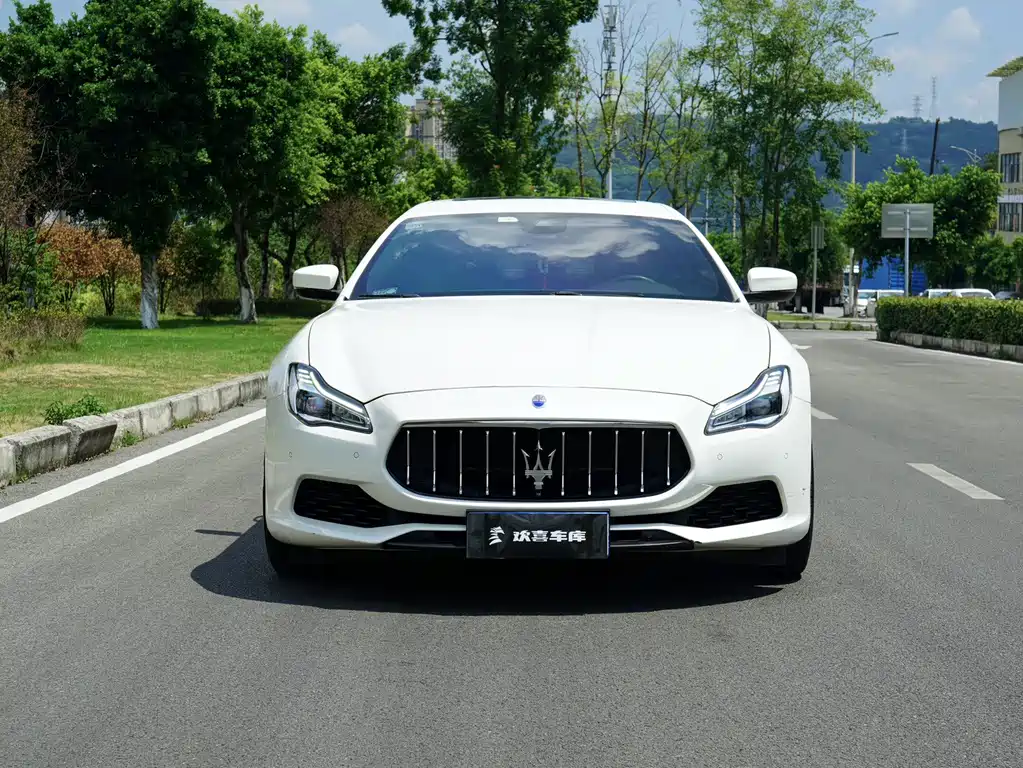 Maserati Quattroporte — миниатюра 2