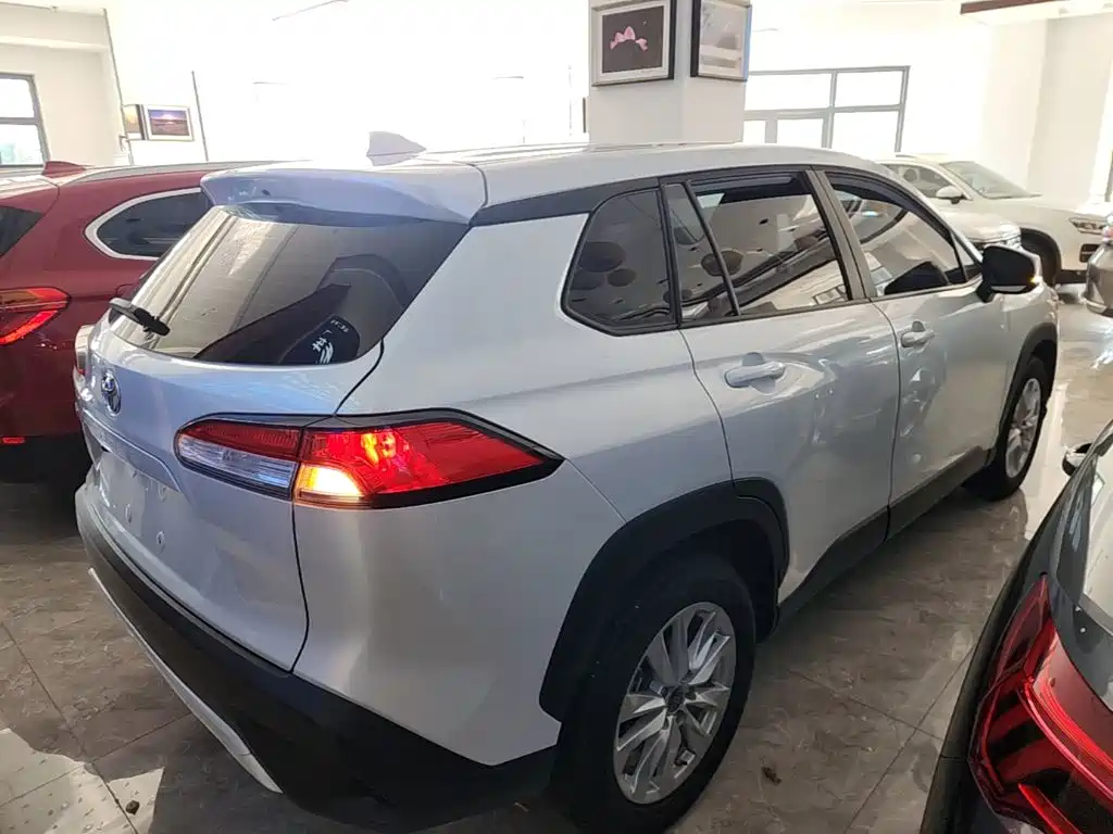 Toyota Corolla Cross — миниатюра 7