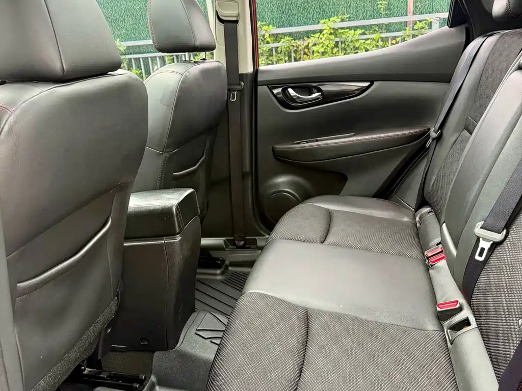 Nissan Qashqai — миниатюра 14