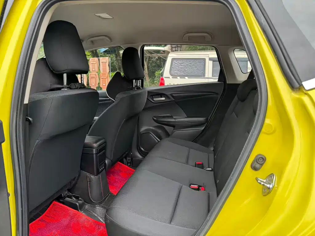 Honda Fit — миниатюра 6