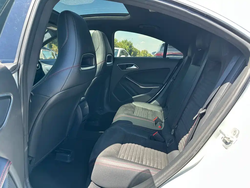 Mercedes-Benz CLA (Import) — миниатюра 11