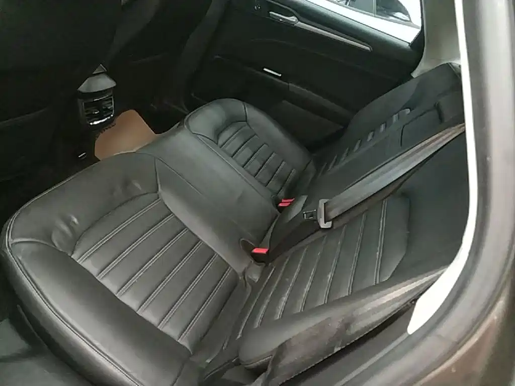 Ford Mondeo — миниатюра 17
