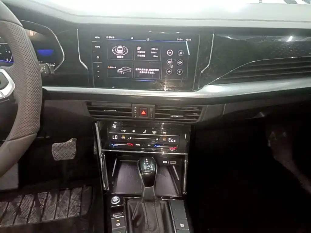 Volkswagen Passat PHEV — миниатюра 13