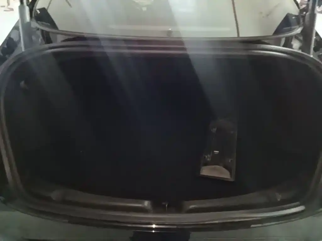 Tesla Model 3 — миниатюра 19