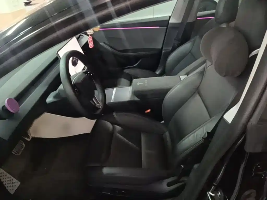 Tesla Model 3 — миниатюра 15