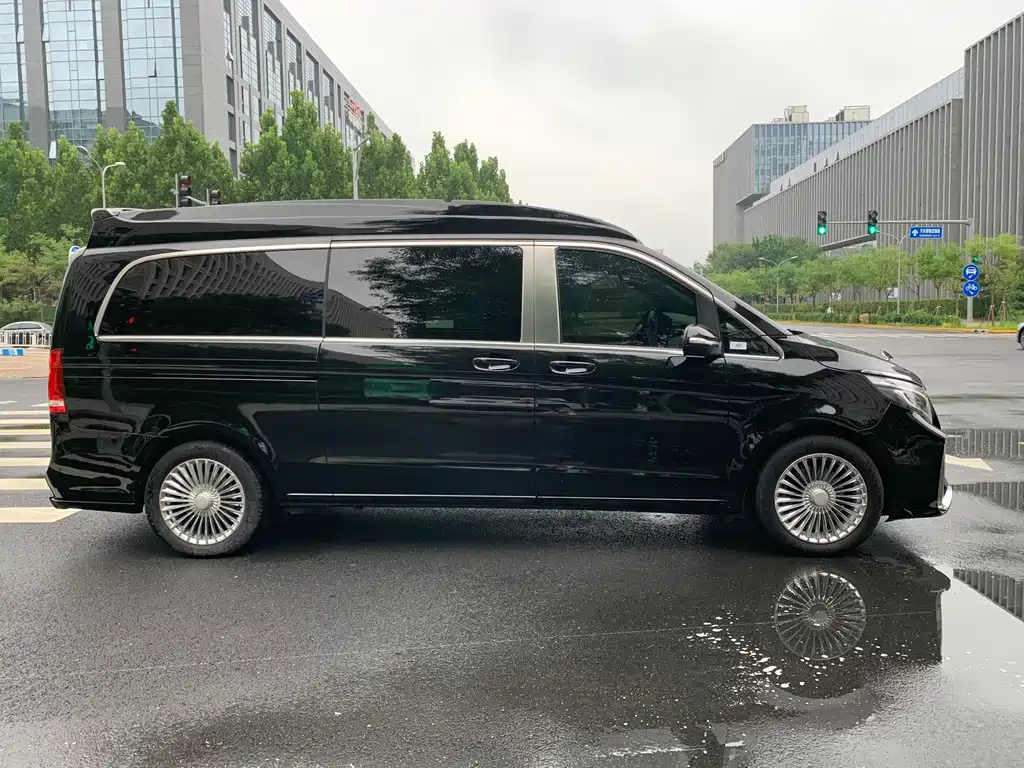 MERCEDES-BENZ V CLASS