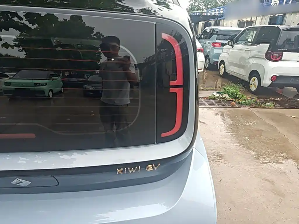 Baojun KiWi EV — миниатюра 8