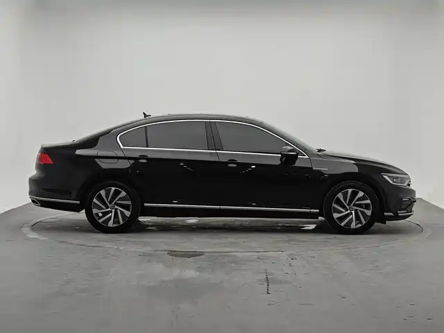 Volkswagen 迈腾 PHEV — миниатюра 4