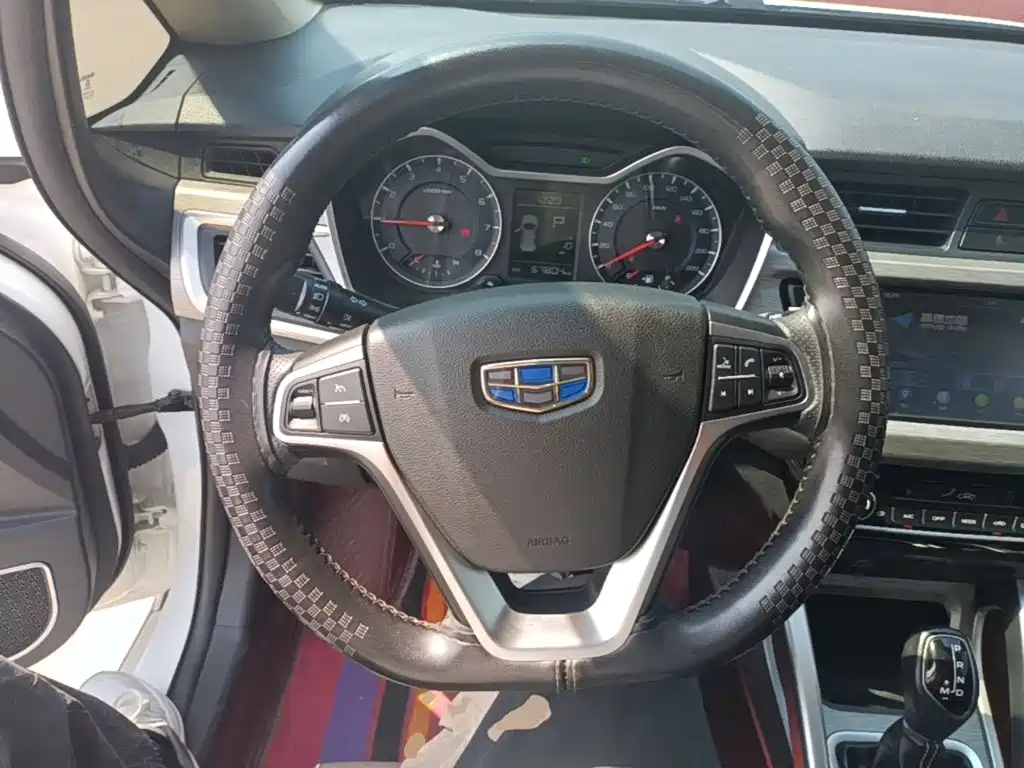 Geely Vision X3 — миниатюра 11