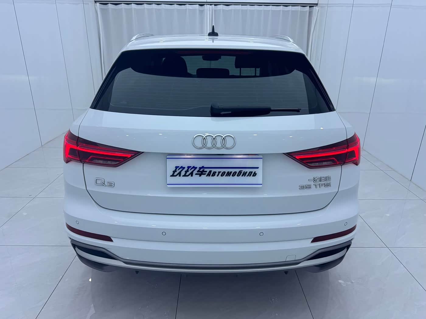 Audi Q3 1.4 л 2022 г. Белый, пробег 42000 км