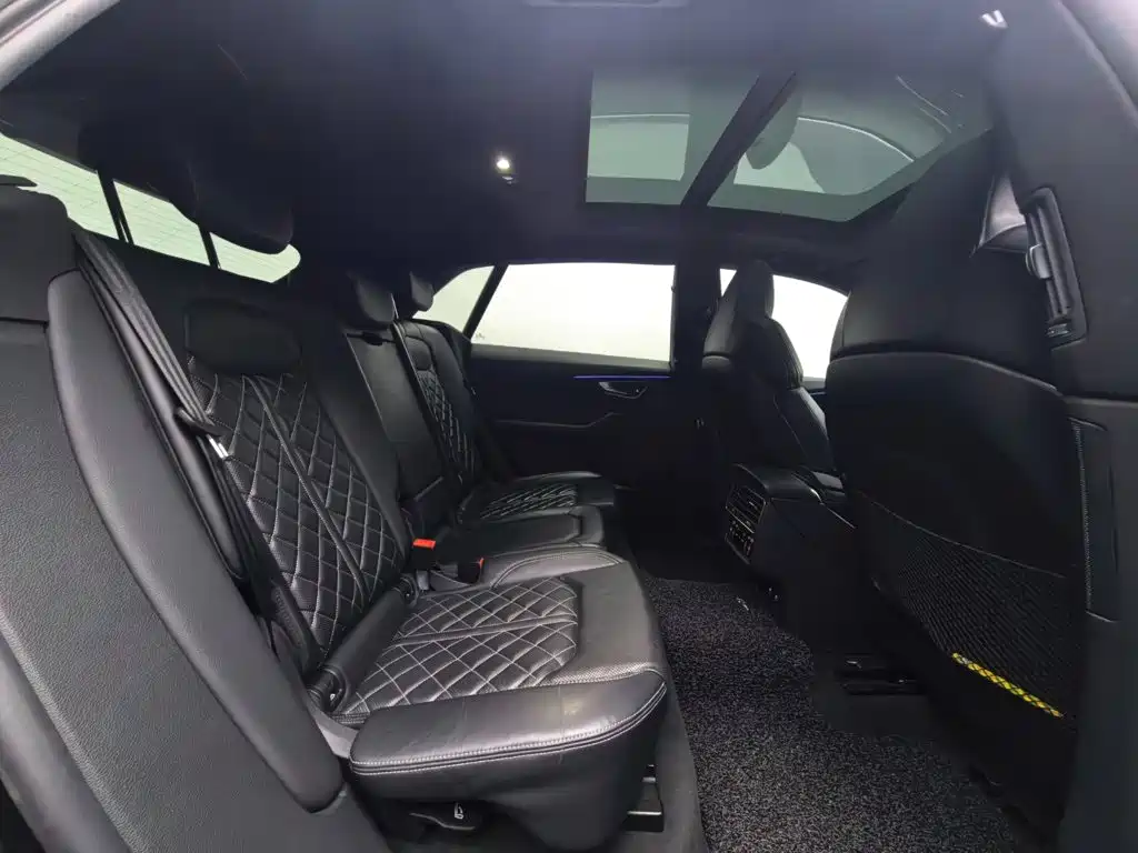Audi Q8 — миниатюра 10
