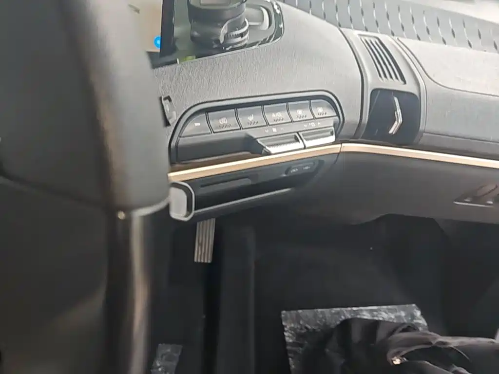 Baojun KiWi EV — миниатюра 13