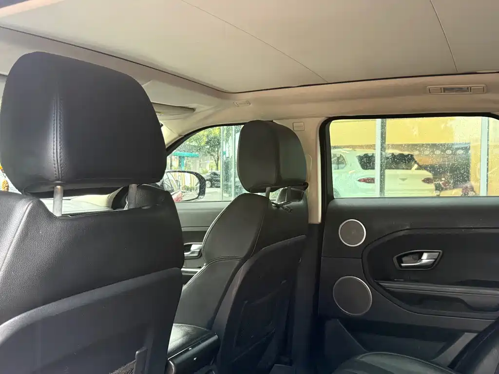 Land Rover Evoque (Import) — миниатюра 15