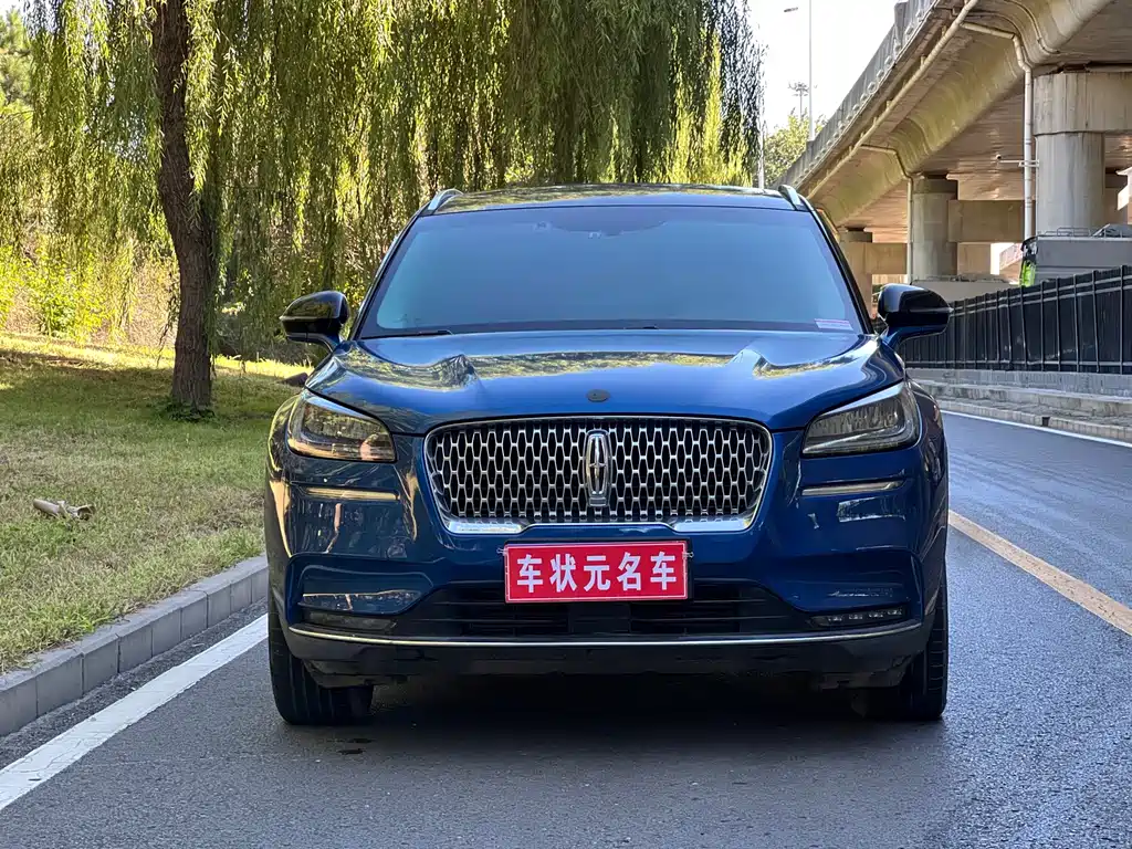 Lincoln Corsair — миниатюра 2