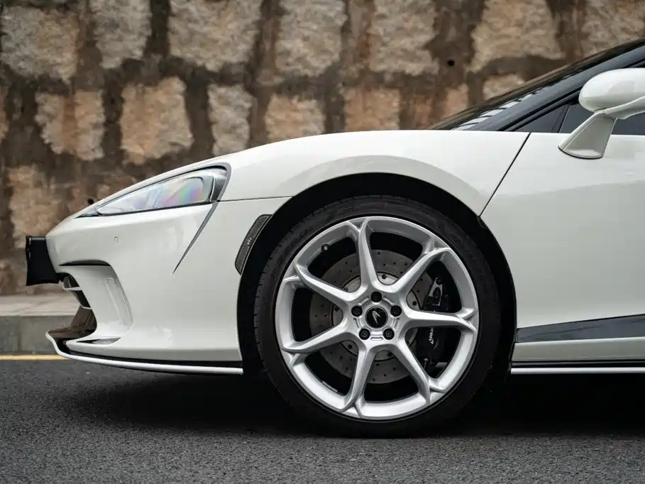 McLaren GT — миниатюра 9