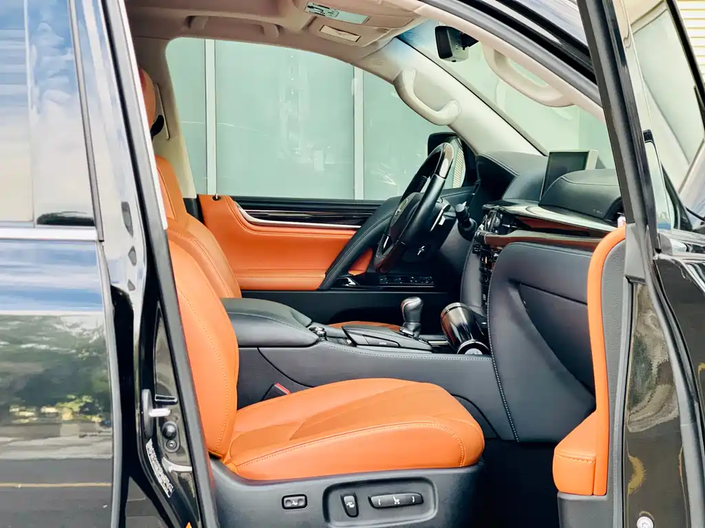 LEXUS  LX