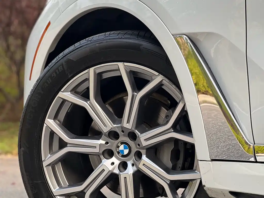 BMW  X7